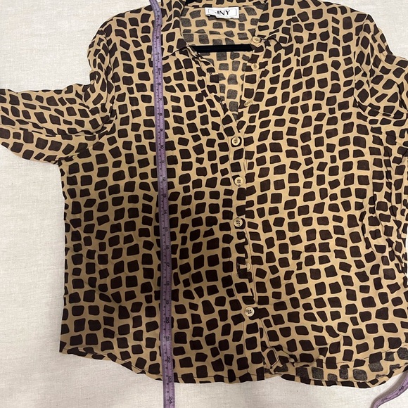 JNY Button down shirt, work appropriate - Picture 3 of 4